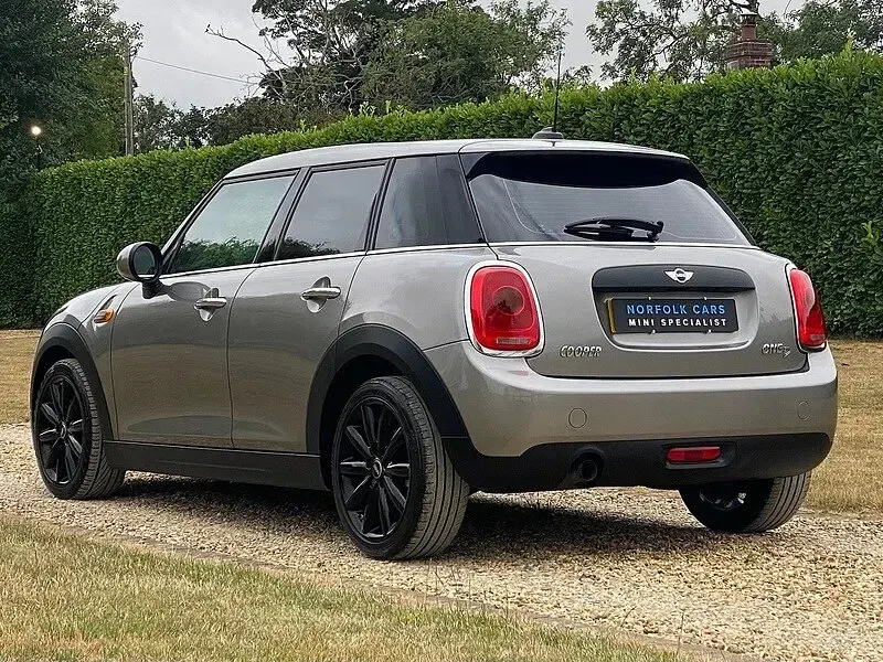 Used Mini One D Hatch 95 HP (69 kW) 2017 Silver Hatchback