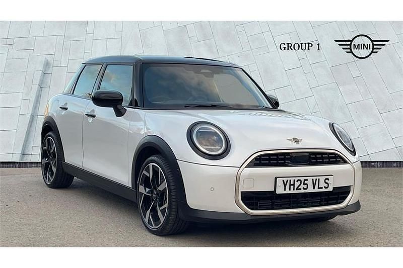 White Used 2025 Mini Cooper Hatch Hatchback | £27,995 - Image 1/4