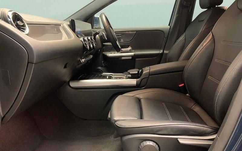 Used Mercedes GLA250 Exclusive 218 HP (160 kW) 2021 Blue SUV