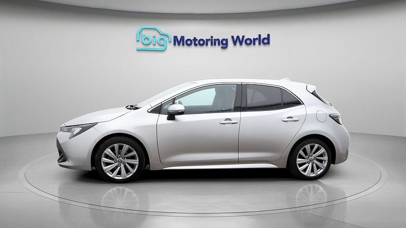 Used Toyota Corolla Design 121 HP (88 kW) 2023