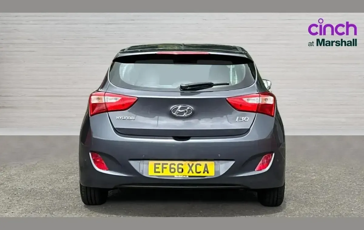 Used Hyundai i30 SE 108 HP (79 kW) 2016 Grey Hatchback