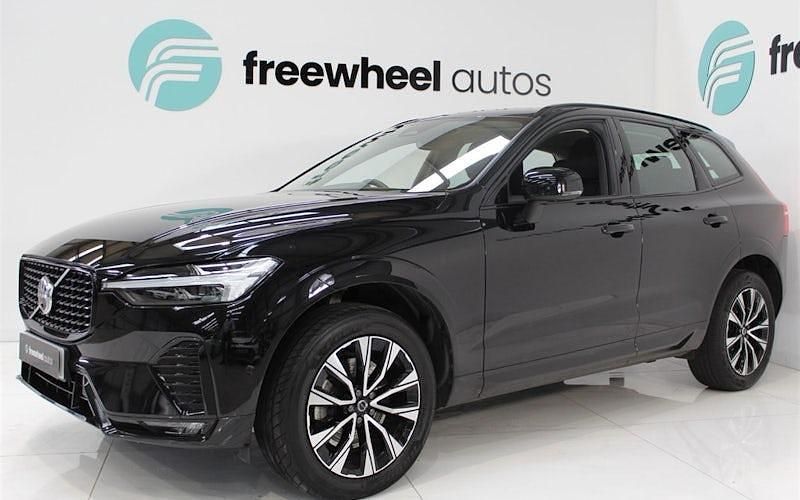 Second-hand Volvo XC60 Plus 250 CP (183 kW) 2023 Negru SUV