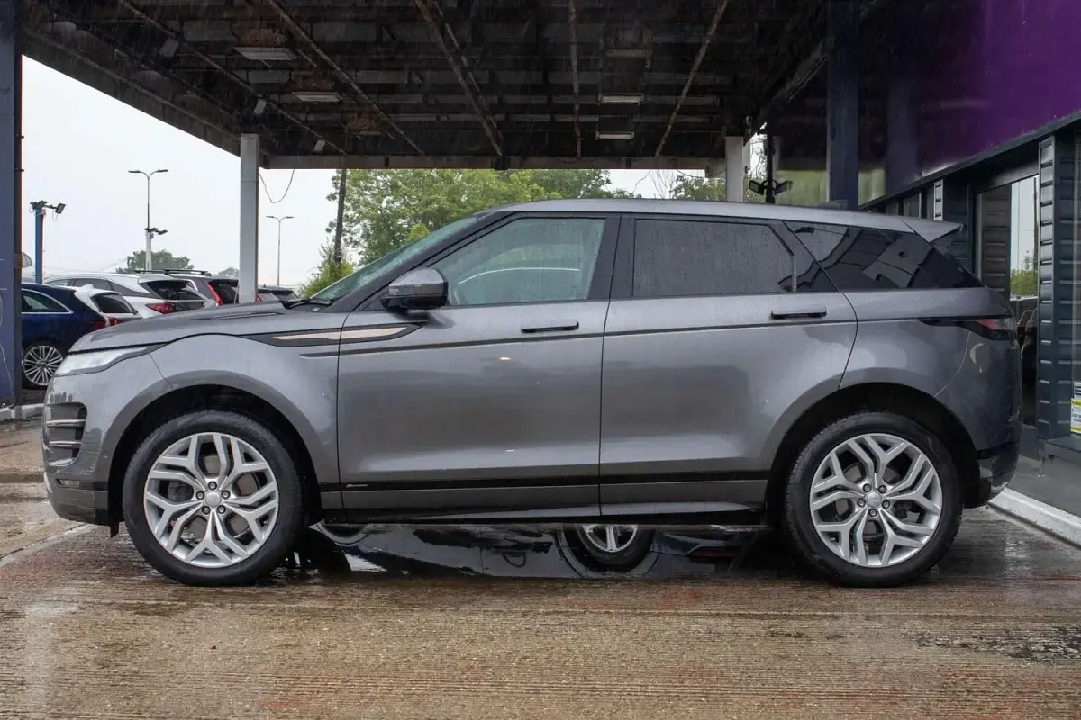 Used Land Rover Range Rover evoque SE Dynamic 180 HP (132 kW) 2019 Grey SUV