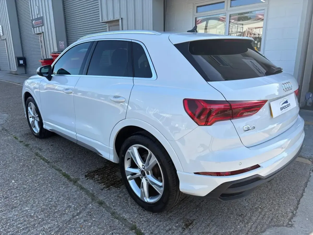Begagnad Audi Q3 S-Line 150 HK (110 kW) 2024 Vit SUV