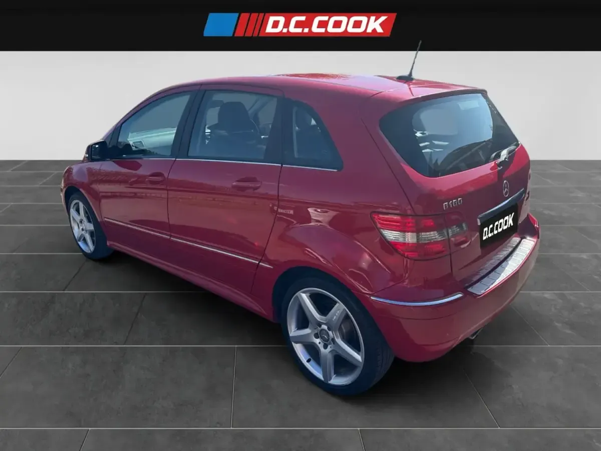 Usado Mercedes B160 2011 Vermelho Monovolume