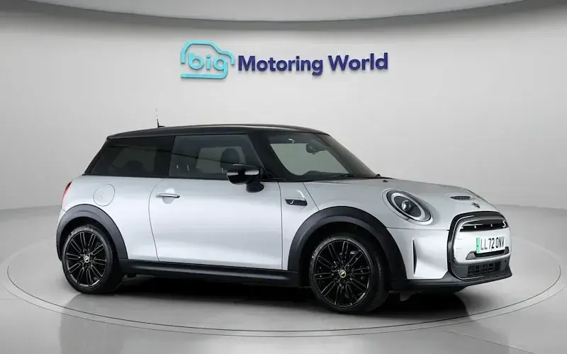 Used Mini Cooper Level 2 135 kW (184 HP) 2023 Hatchback