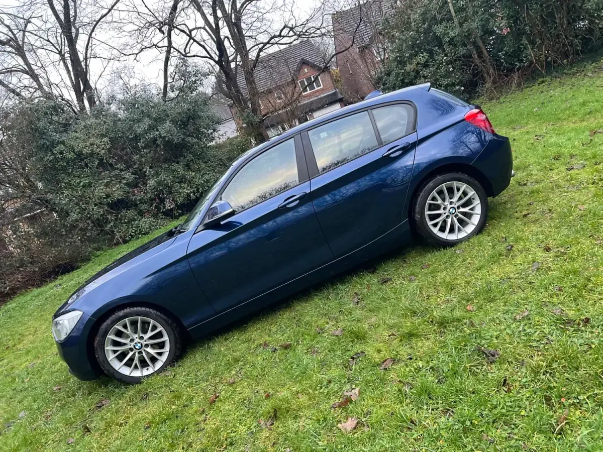 Usado BMW 118 170 HP (125 kW) 2012 Azul Citadino