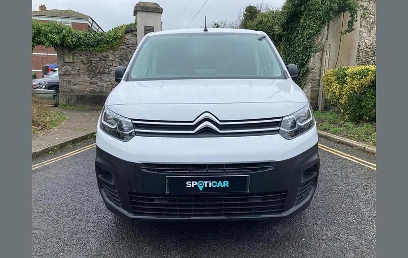 Used Citroën e-Berlingo 100 kW (136 HP) 2025 White MPV