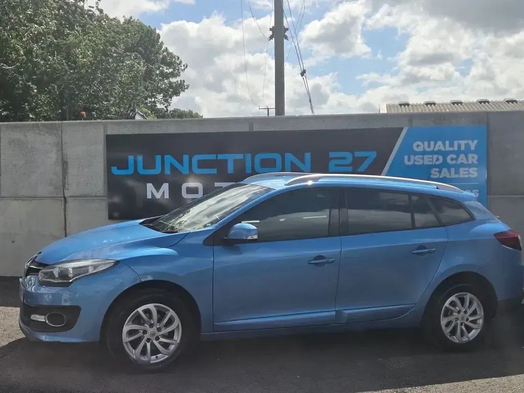 Used Renault Mégane GrandTour Dynamique 110 HP (80 kW) 2014 Blue Estate