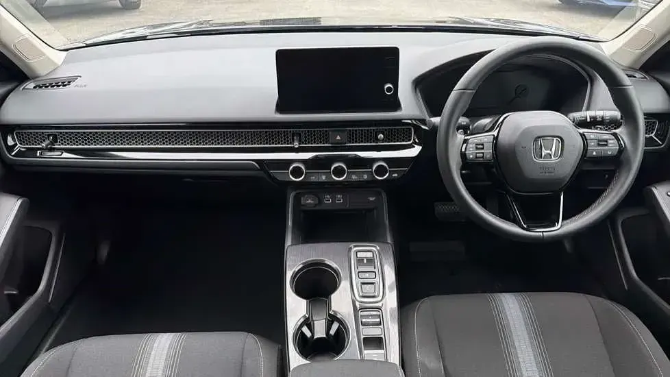 Käytetty Honda Civic Elegance 182 HP (133 kW) 2025 Musta Viistoperä