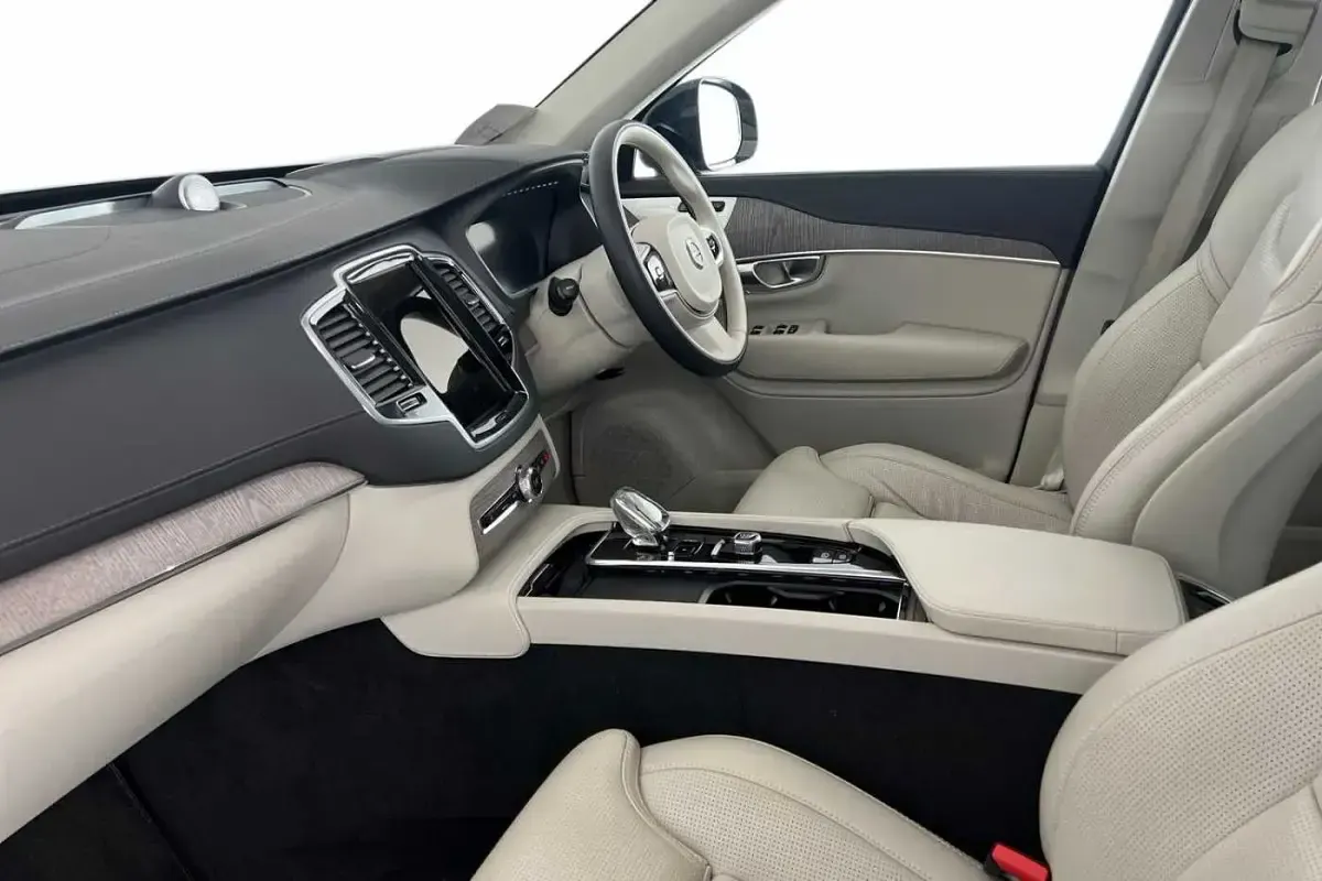 Used Volvo XC90 Ultimate 299 HP (219 kW) 2023 Vapour grey SUV
