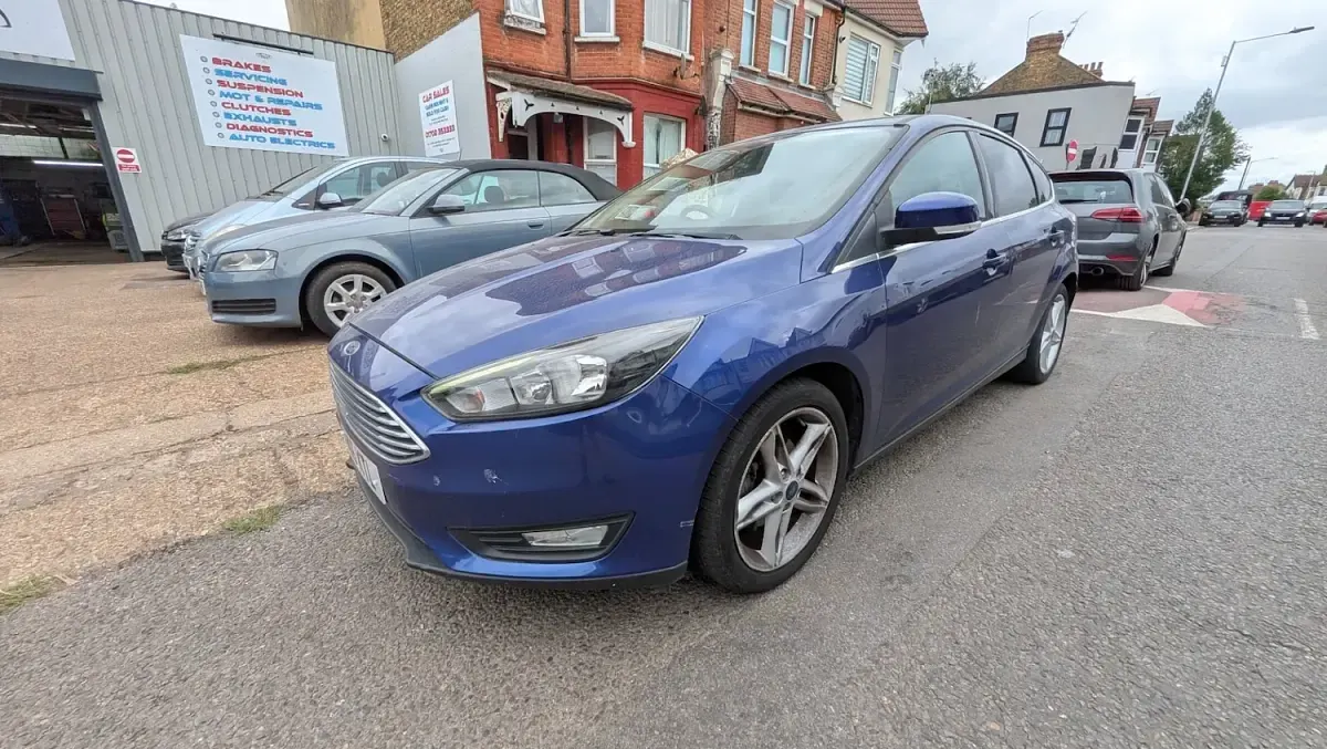Used Ford Focus Zetec 2016 Blue Hatchback