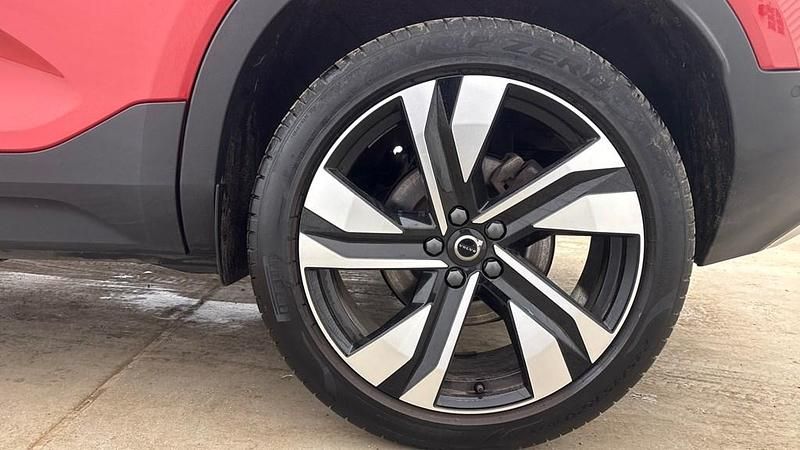 Used Volvo XC40 Ultra 161 HP (118 kW) 2025 Red SUV