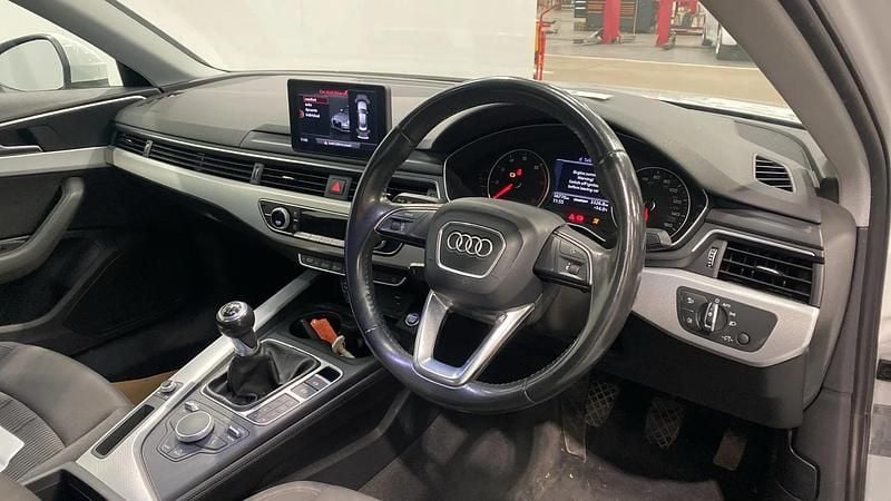 Used Audi A4 150 HP (110 kW) 2018 White Sedan