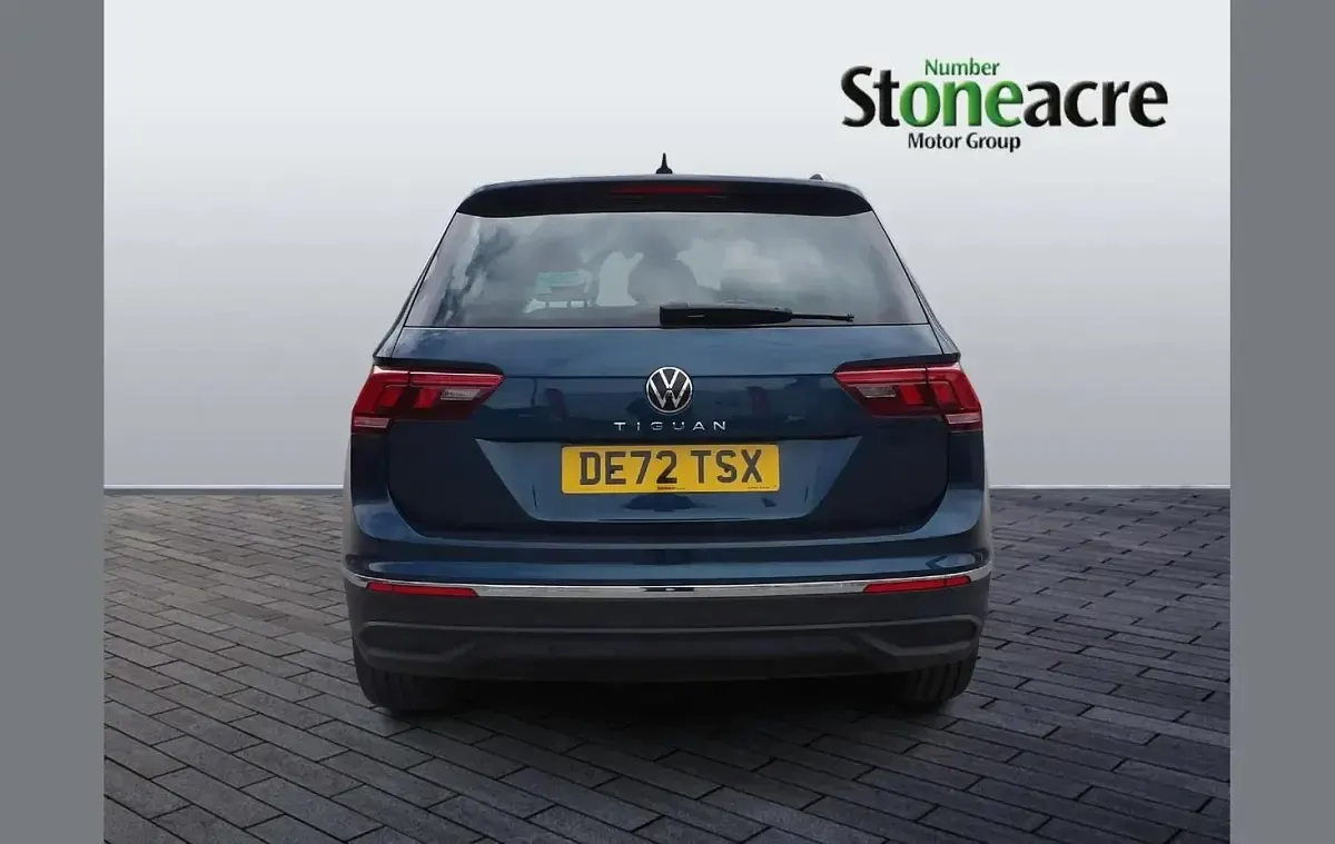 Second-hand VW Tiguan Life 150 CP (110 kW) 2022 Albastru SUV