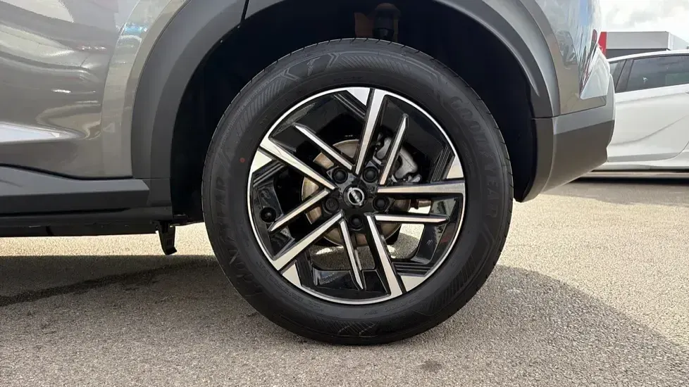 New Nissan Juke N-Connecta 143 HP (105 kW) 2026 Gun metallic SUV