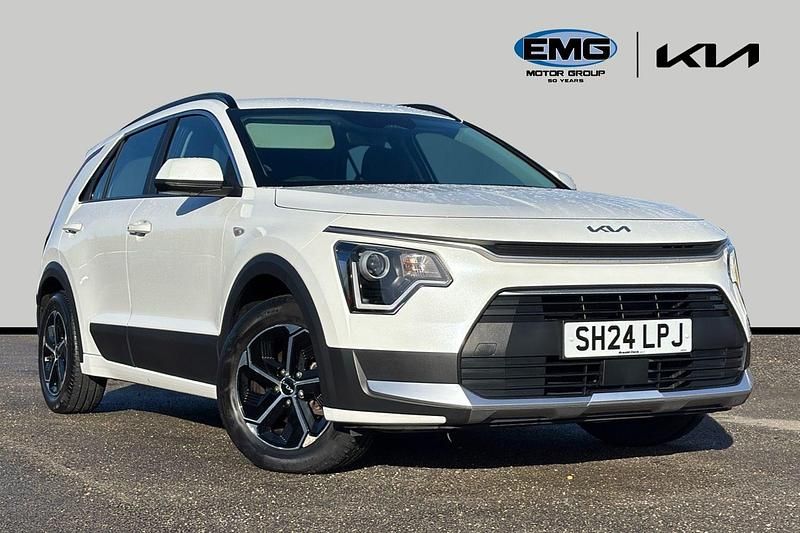 White pearl Used 2024 Kia Niro SUV | £19,995 (Good price) - Image 1/3