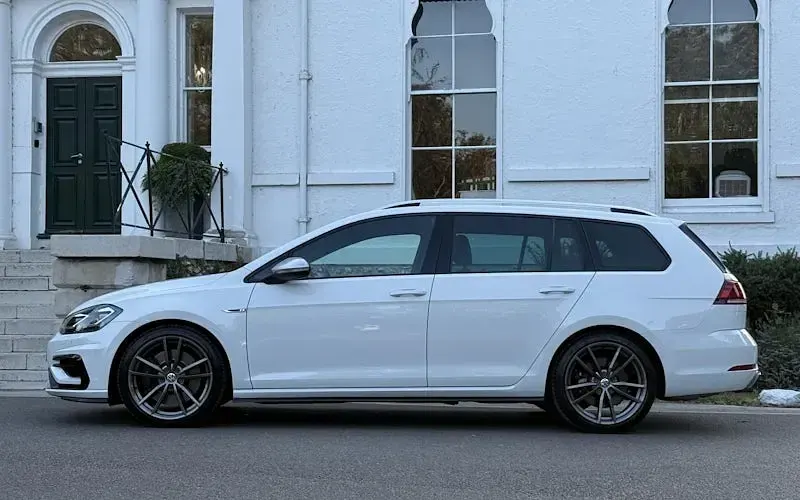 Used VW Golf VIII R 300 HP (220 kW) 2020 Estate