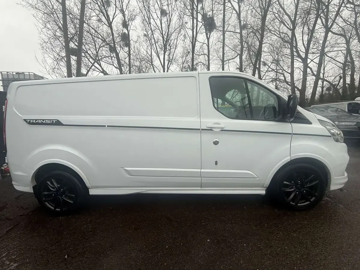 Used Ford Transit Custom Sport 170 HP (125 kW) 2018 White Van