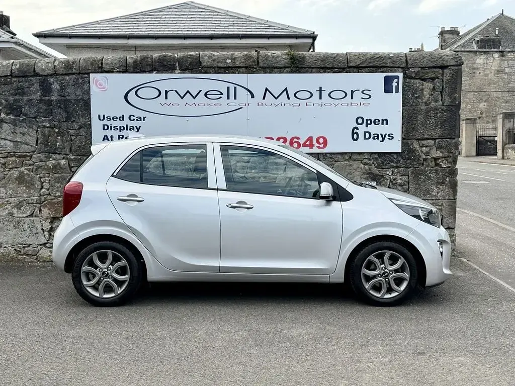Used Kia Picanto 83 HP (61 kW) 2018 Silver Hatchback