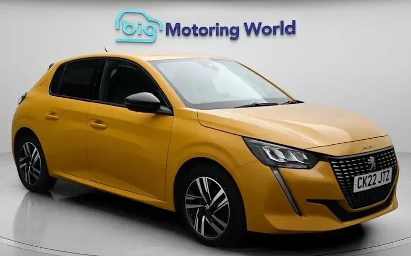 Used Peugeot 208 Allure Premium 102 HP (75 kW) 2022 Hatchback