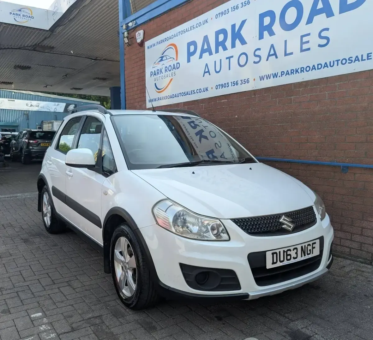 Used Suzuki SX4 SZ3 120 HP (88 kW) 2013 White SUV