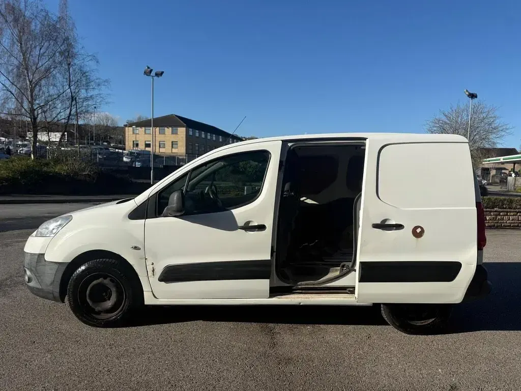 Used Peugeot Partner 2013 White