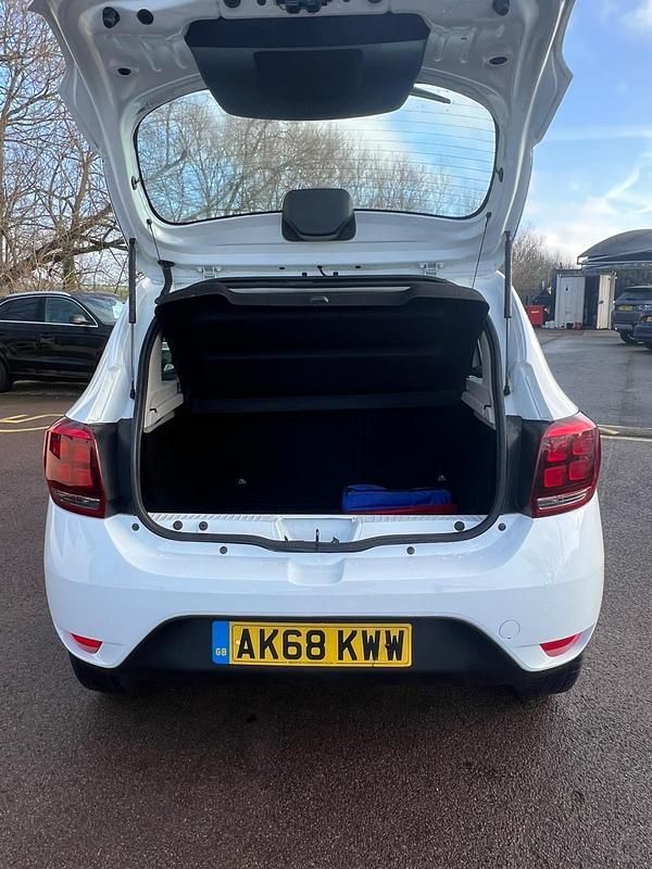Used Dacia Sandero Essentiel 2018 White Hatchback