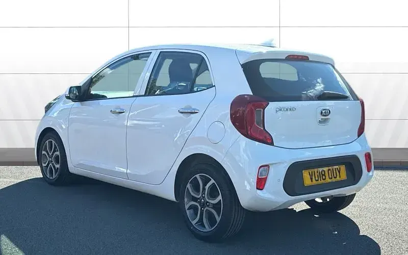Used Kia Picanto 84 HP (61 kW) 2018 White Hatchback