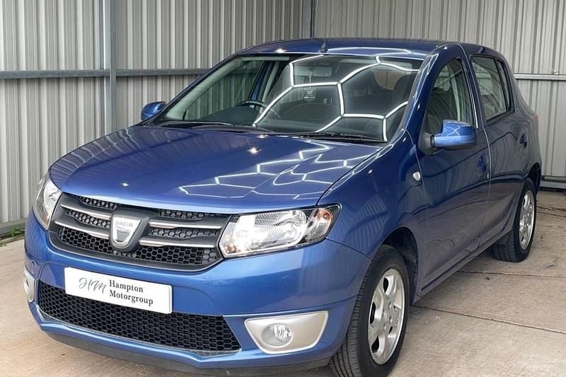 Blue Used 2014 Dacia Sandero Lauréate Hatchback | £2,745 (Super price) - Image 1/1