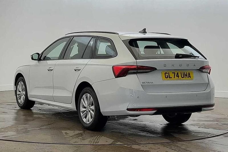 Used Skoda Octavia SE Technology 85 HP (62 kW) 2024 Moon white metallic Estate