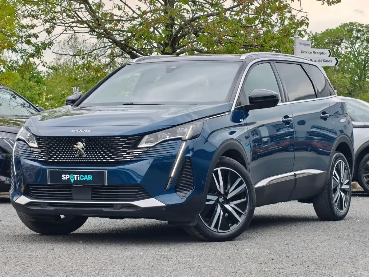 Gebraucht Peugeot 5008 Premium 179 PS (131 kW) 2022 Blau SUV