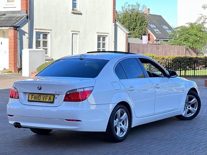 Used BMW 525 Comfort Edition 2019 White Sedan