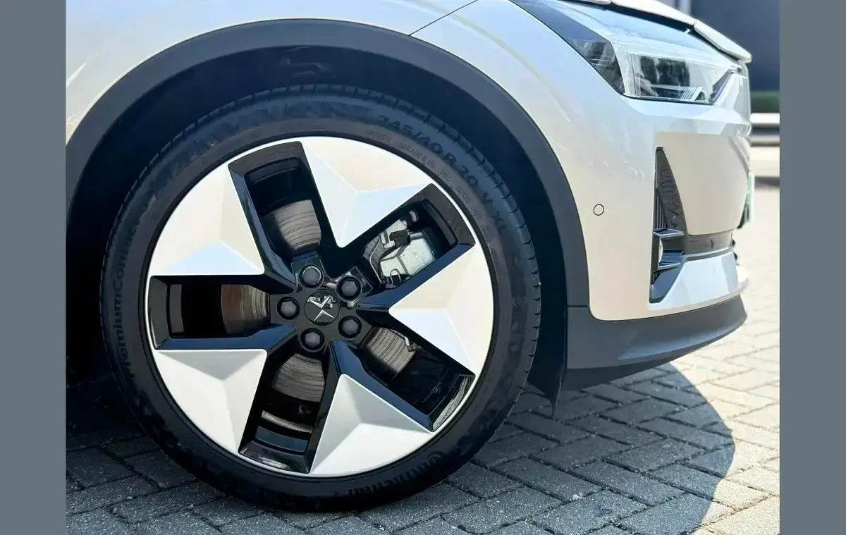 Used Polestar 2 294 kW (401 HP) 2023 Other Hatchback