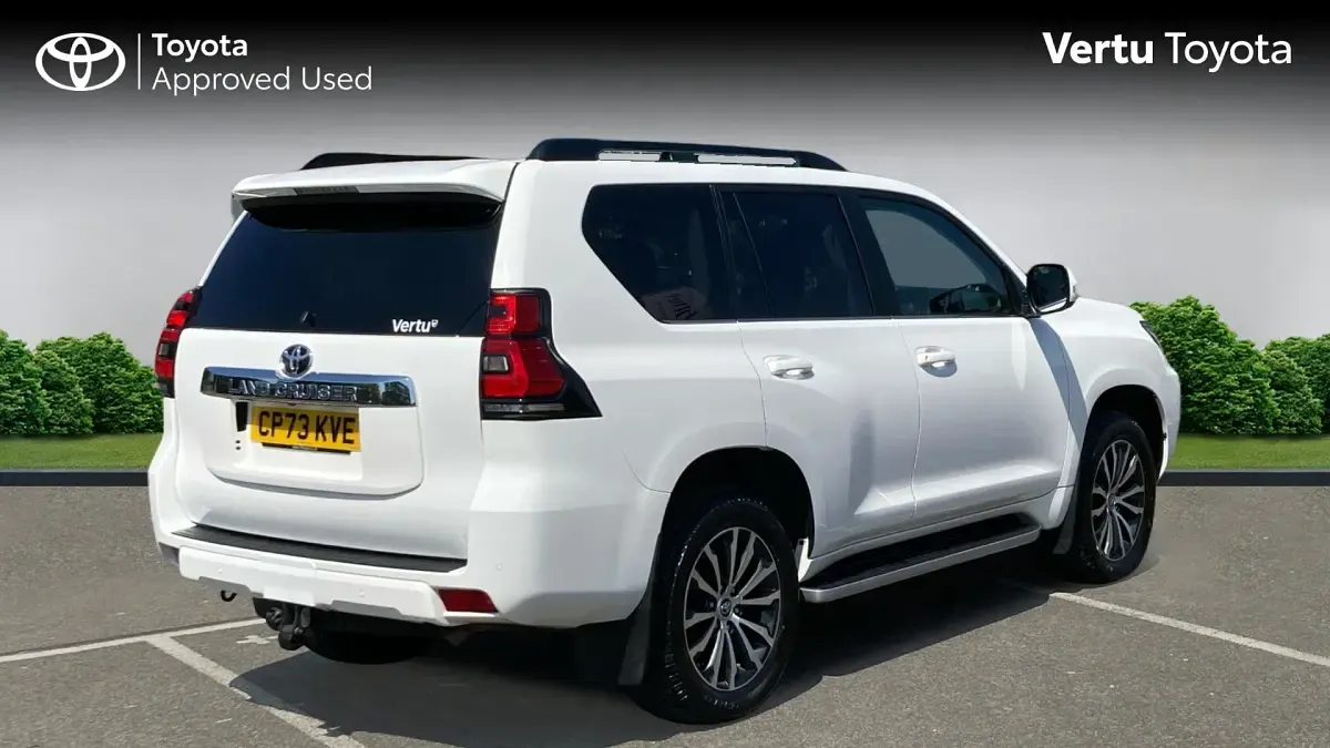 Used Toyota Land Cruiser 204 HP (150 kW) 2023 Pure white (solid paint) Estate