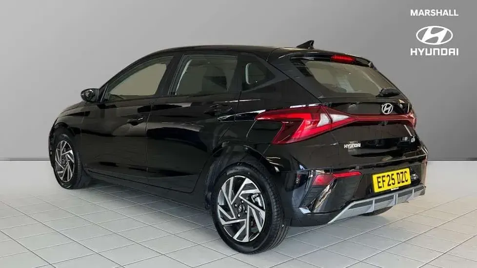 Used Hyundai i20 Advanced 100 HP (73 kW) 2025 Black Hatchback