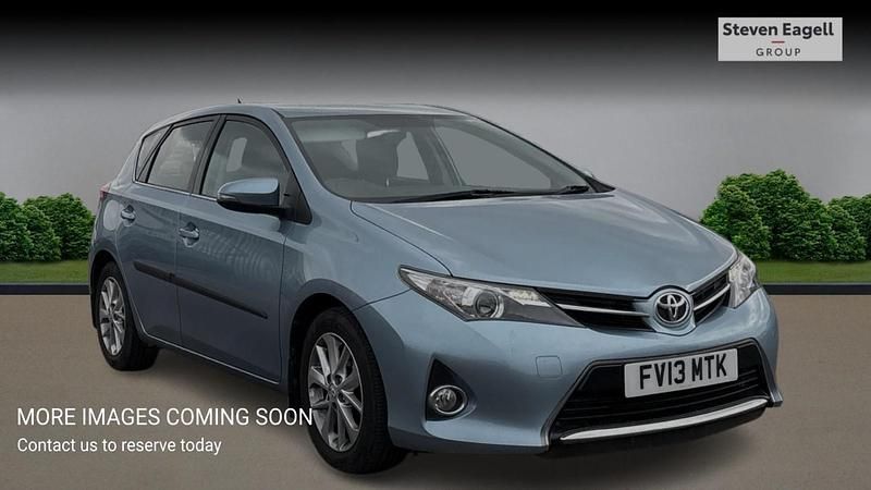 Blue Used 2013 Toyota Auris Hatchback | £5,492 (Fair price) - Image 1/4