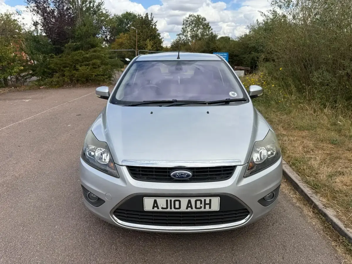 Used Ford Focus Titanium 134 HP (98 kW) 2010 Silver Hatchback