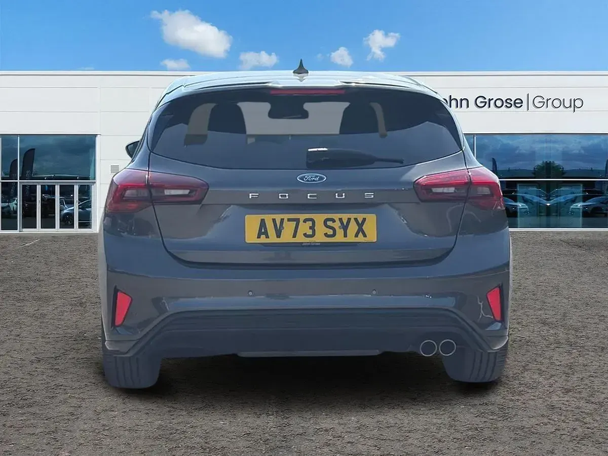 Używany Ford Focus ST-Line 2023 Szary Hatchback