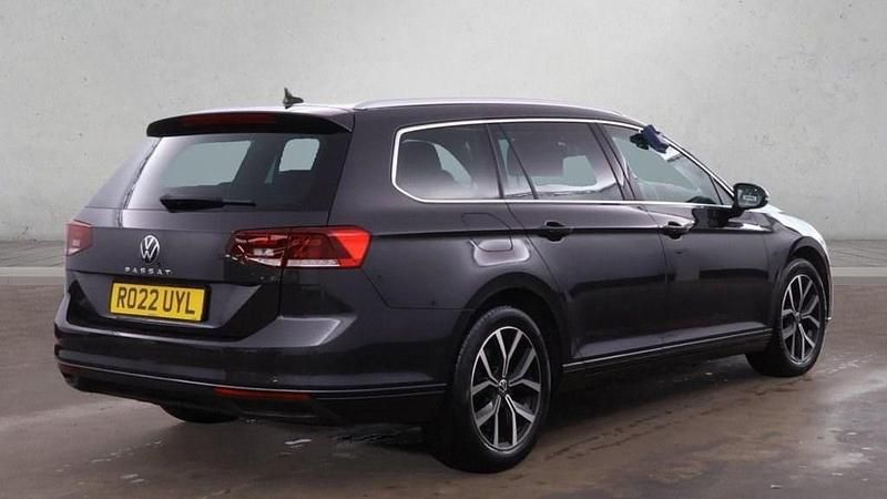 Used VW Passat SEL 150 HP (110 kW) 2022 Grey Estate