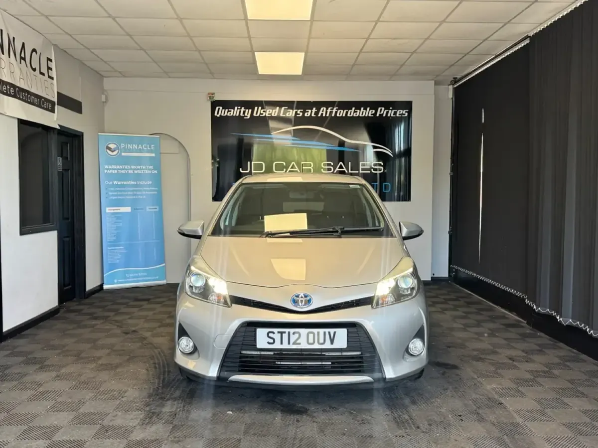 Usata Toyota Yaris Hybrid T4 2012 Argento Utilitaria