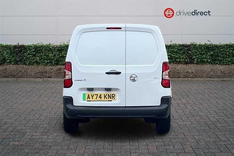 Used Vauxhall Combo 100 kW (136 HP) 2024 White MPV