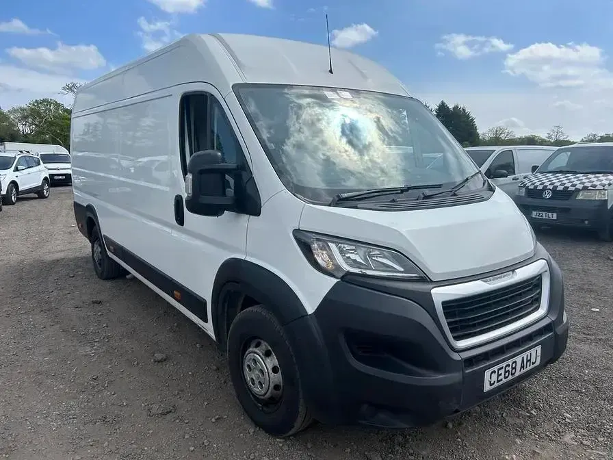 Used Peugeot Boxer 130 HP (95 kW) 2018 White Van