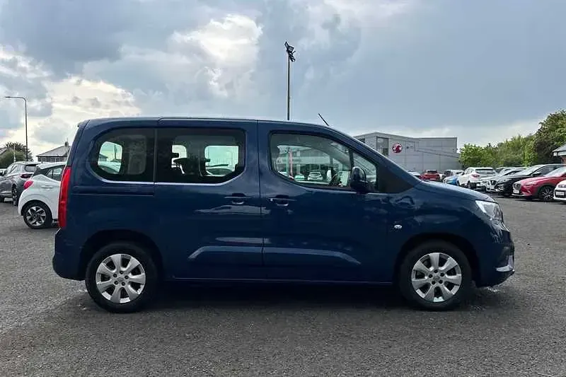 Used Vauxhall Combo S 130 HP (95 kW) 2020 Blue MPV