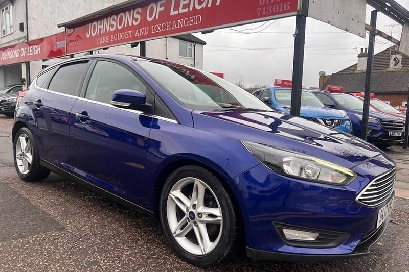 Used Ford Focus Zetec 120 HP (88 kW) 2017 Blue Hatchback