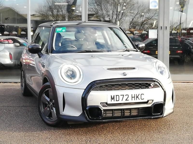 Used Mini Cooper S Classic 178 HP (130 kW) 2023 Silver Hatchback