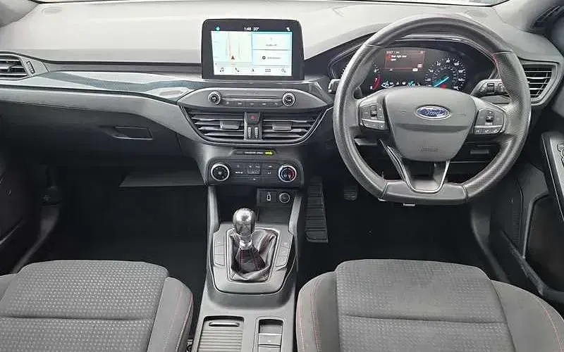 Used Ford Focus ST-Line 125 HP (91 kW) 2019 White Hatchback