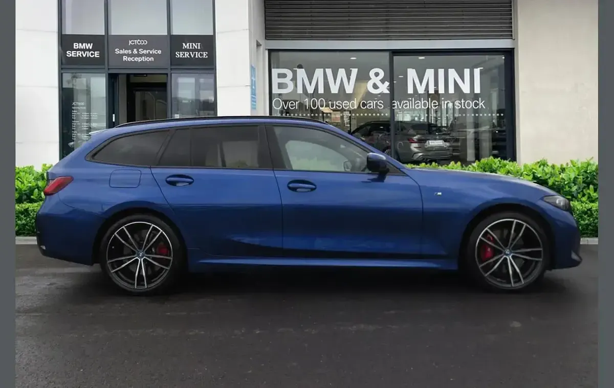 Used BMW 330e M Sport 288 HP (211 kW) 2024 Blue Estate