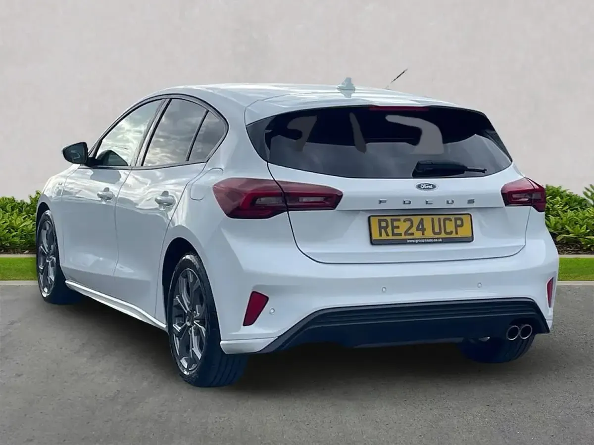 Used Ford Focus ST-Line 2024 White Hatchback