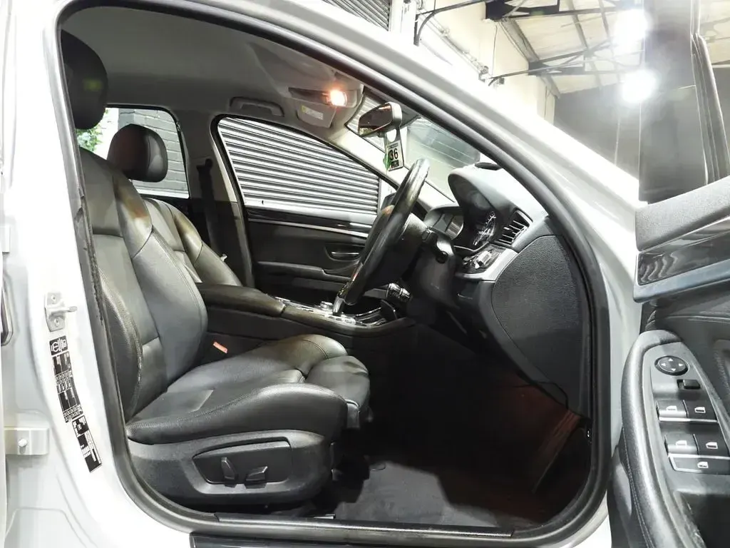 Usado BMW 520 Comfort Edition 184 CV (135 kW) 2014 Plateado Berlina